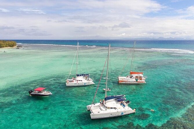 Mauritius: Ile Aux Cerfs Catamaran Tour with Lunch and Drinks - Barbecue lunch and the open bar