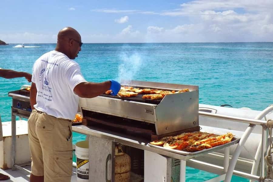 Mauritius: Ile Aux Cerfs Catamaran Trip w/ Lunch & Transfer - Snorkeling in the lagoon