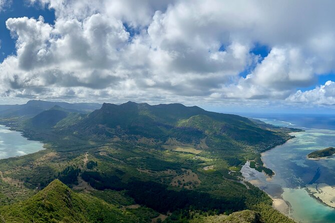 Mauritius: Le Morne: Intimate Hike Away from the Crowd - Why this Le Morne hike is worth considering