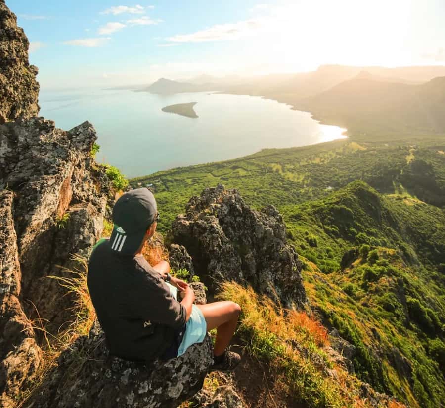 Mauritius: Le Morne Mountain Guided Sunrise Hike and Climb - The 470-meter summit and the memorial cross