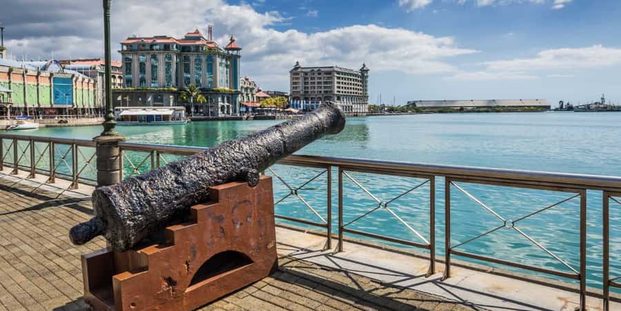 Mauritius: North Tour with Tea Tasting & Oceanarium Visit - Caudan Waterfront provides a quieter break
