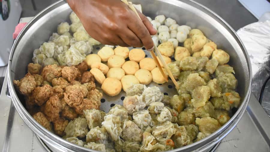 Mauritius: Port Louis Street Food Walking Tour - Sweet jalebis and the pleasure of contrast