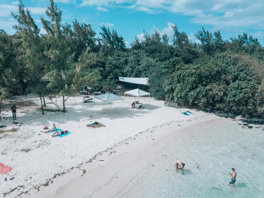 Mauritius: Private 5 Island Tour with Ile aux Cerfs - Beach BBQ and a proper pause at Ile aux Cerfs
