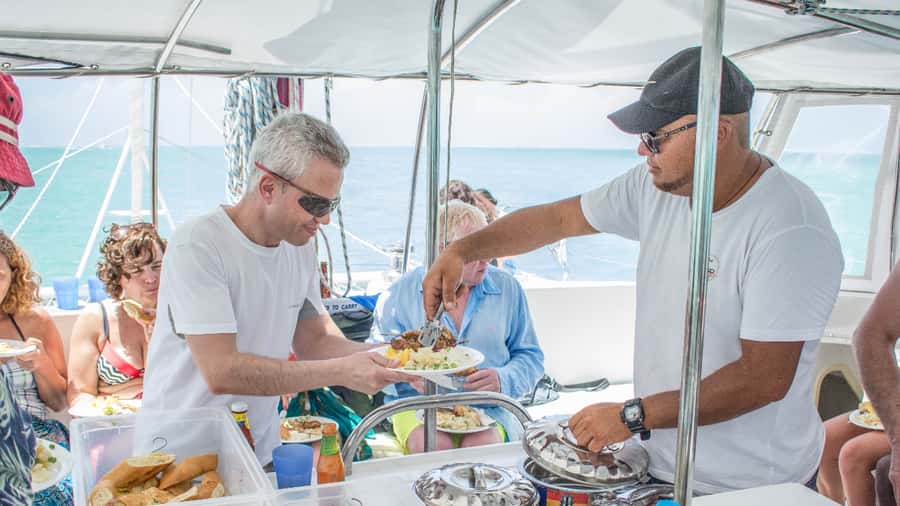 Mauritius: Private Catamaran Tour to île aux Cerfs - Mauritian culture after the meal