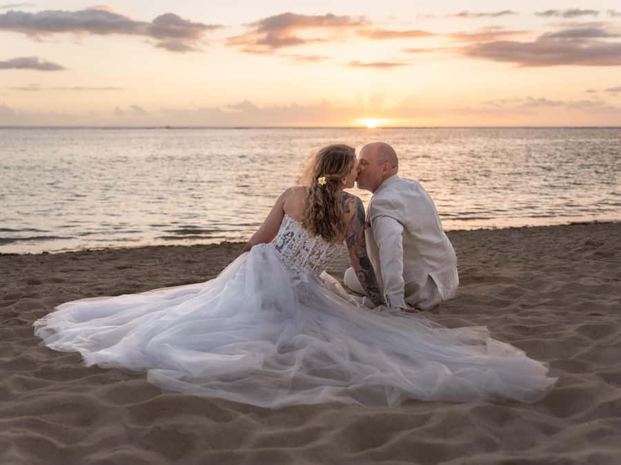 Mauritius: Sunset photoshoot (Honeymoon/family shoots) - Choosing a beach or requesting your hotel