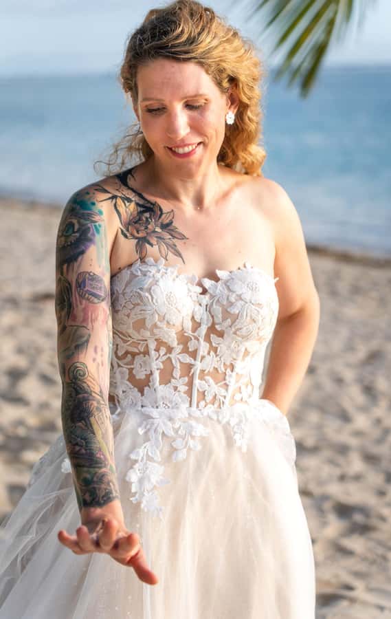 Mauritius: Sunset photoshoot (Honeymoon/family shoots) - Why shy people may enjoy this more than expected