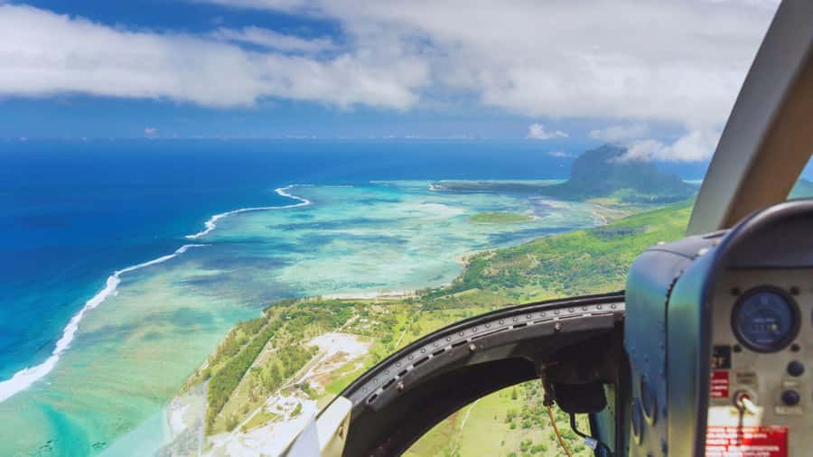 Mauritius: Underwater waterfall by Helicopter tour - Grand Bassin and the sacred crater lake