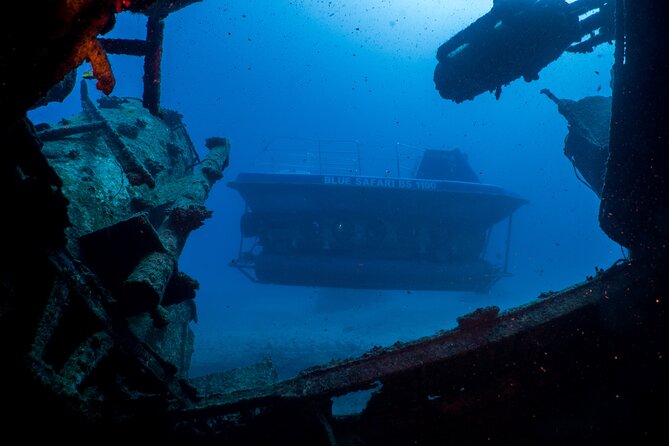 Mauritius Unique Submarine Tour - Meeting the submarine pilot and preparing for the ride