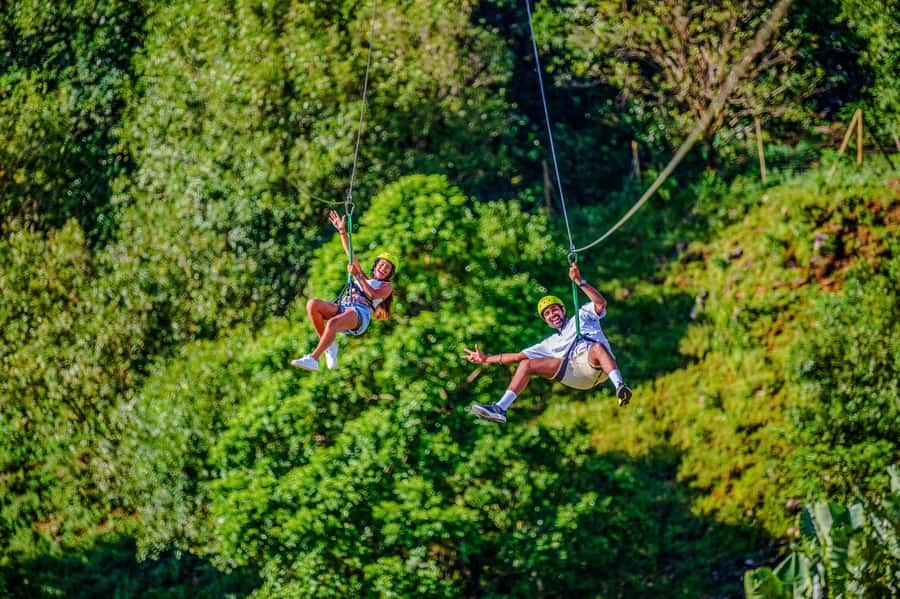 Mauritius: Vallé Advenature Park - Sky Pulse - Walking through forest and rocky ground