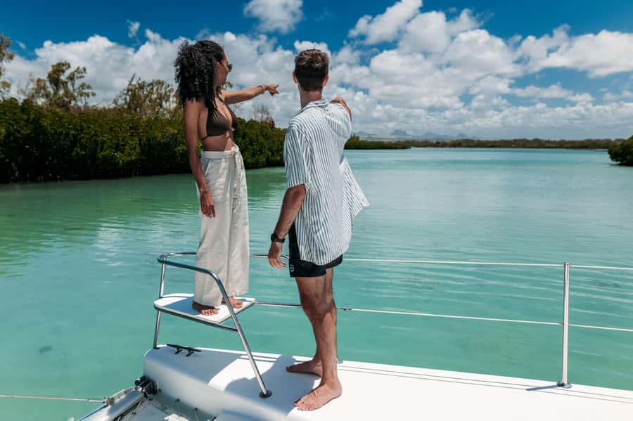 North: Cruise to the flat island & Gabriel island.bbq lunch - Coin de Mire: the island you see from the sea