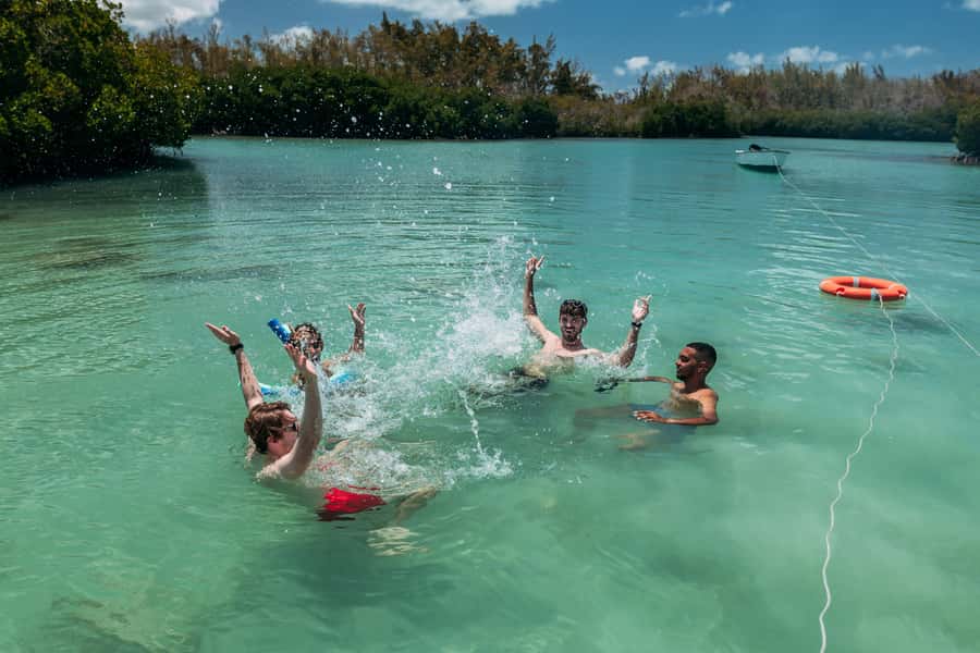North: Cruise to the flat island & Gabriel island.bbq lunch - The return ride and the mood on board