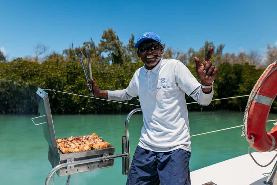 North East of Mauritius: Catamaran Cruise w/ BBQ Lunch - Snorkeling in the Grand Gaube lagoon