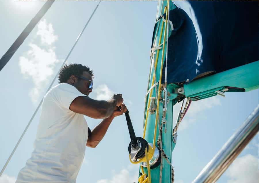 North of Mauritius: Catamaran Cruise w/ BBQ Lunch - How the crew shapes the day
