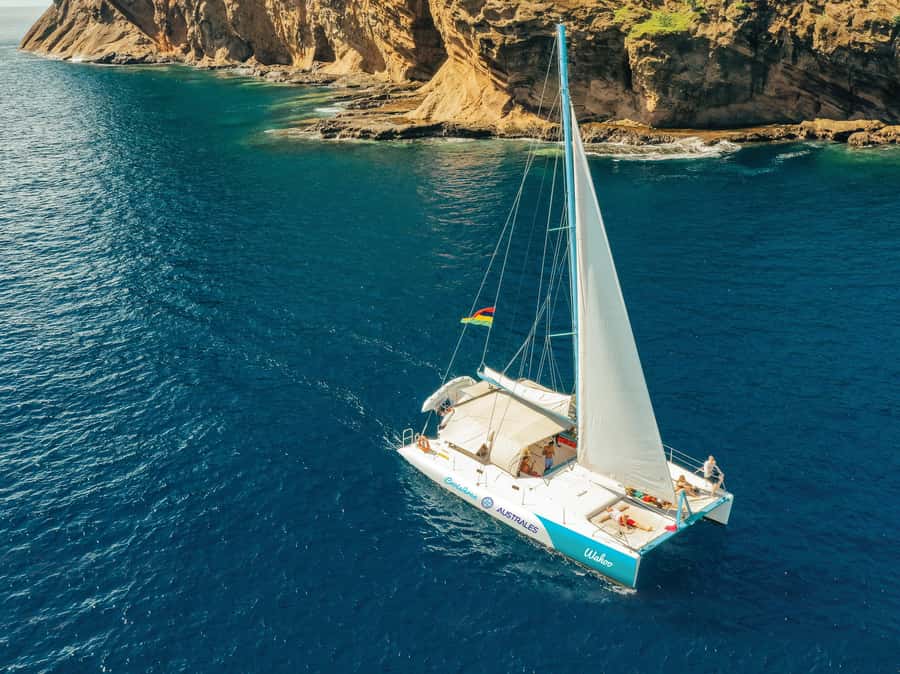North of Mauritius: Sunset Catamaran Cruise, Drinks & Snacks - Sailing out of the bay toward the northern coast