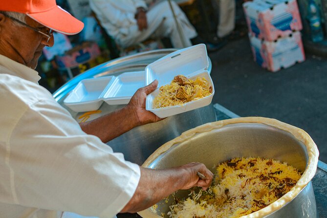 Port Louis Street Food and Cultural Walking Tour - Jummah Mosque and two classic snacks