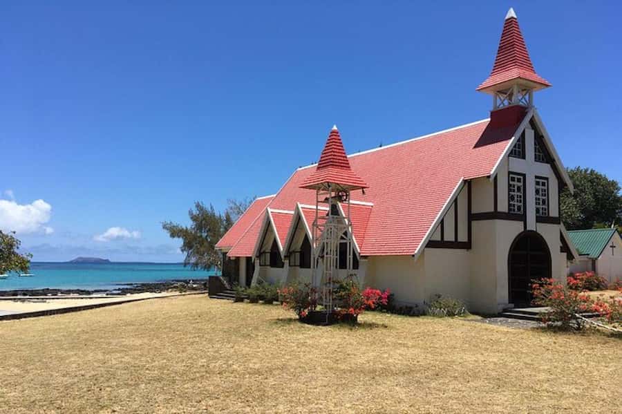 Private All Inclusive North Tour with Lunch & Entrance Fees - Port Louis: market streets and Caudan Waterfront