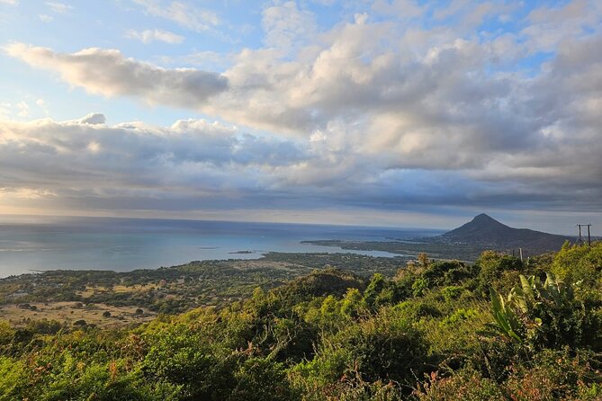 Private and Guided Tour of Mauritius South - Chamarel’s Seven Coloured Earth needs a close look