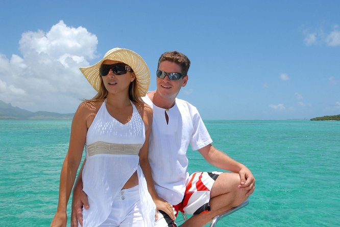 Private Charter Full Day Cruise: Île aux Cerfs - GRSE Waterfall and the Grand River