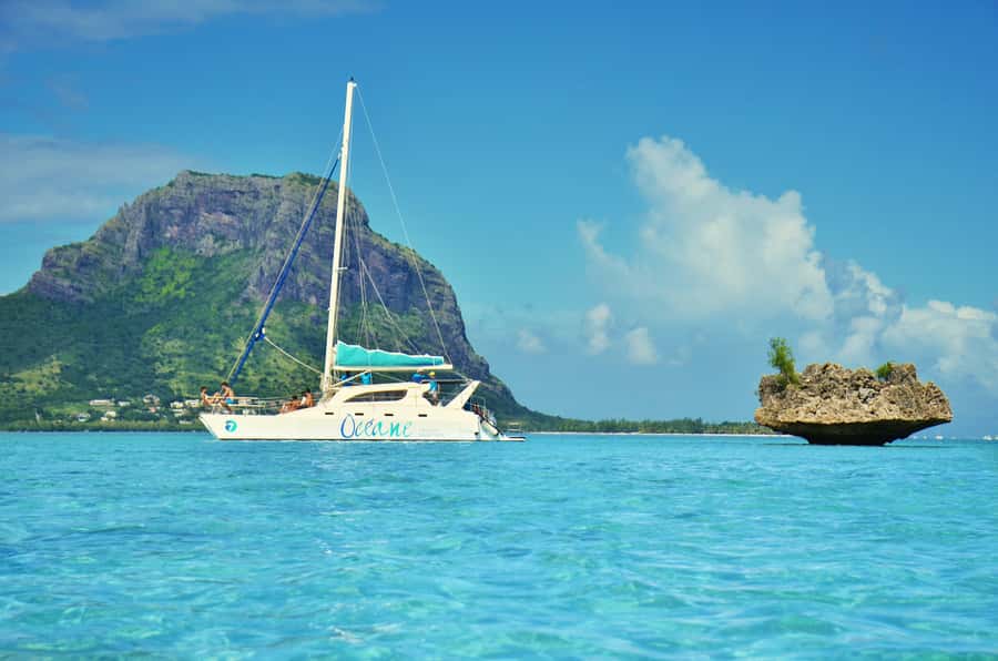 Private Dolphin Swim/Snorkeling & Lunch on Benitiers island - Setting out by speedboat from your accommodation