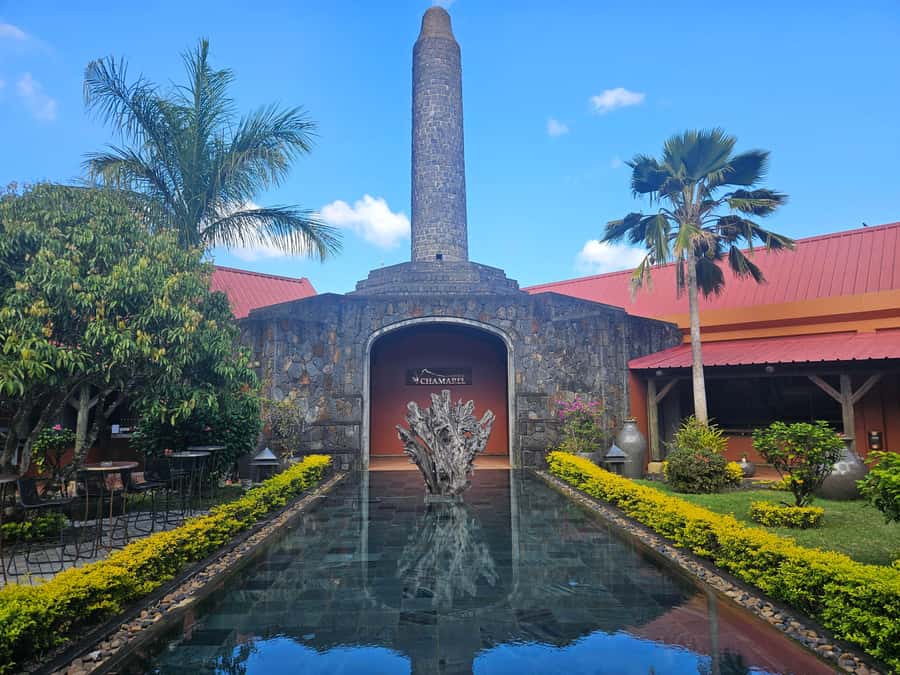 PRIVATE FULL-DAY NORTH AND SOUTH TOUR - The long change of scenery toward Chamarel