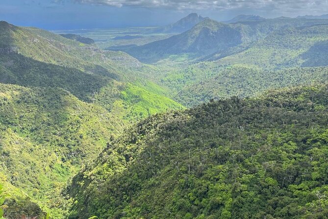 Private Full Day Tour in Mauritius - The private vehicle and guide question