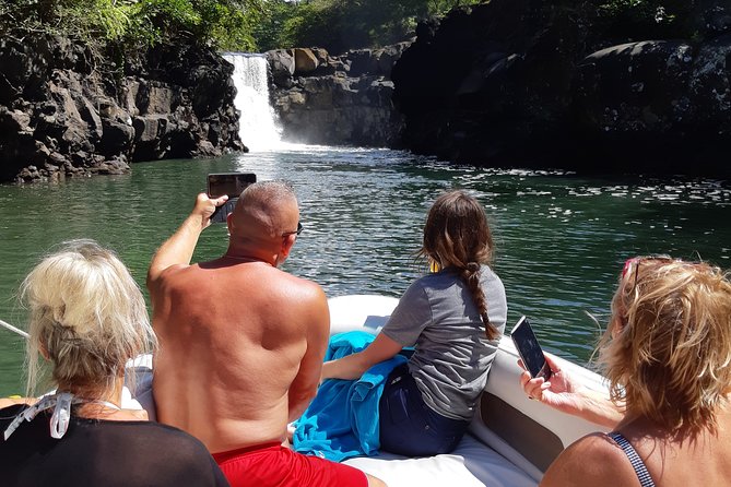 Private speed boat to ile aux cerfs - What makes this Ile aux Cerfs trip worth a look