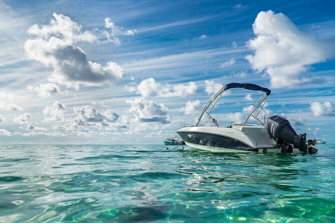 Private speed boat to Ile aux Cerfs full-day Incl: Lunch & Transfer - Four hours on Ile aux Cerfs