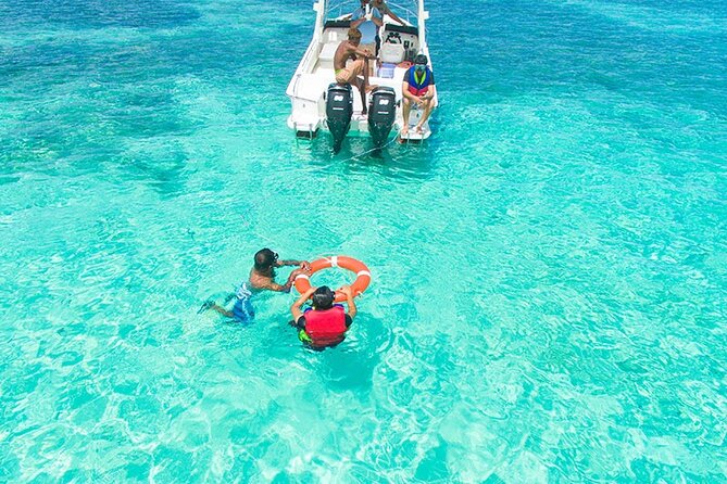 Private speed boat to Ile aux Cerfs full-day Incl: Lunch & Transfer - What the $371.08 group price really covers