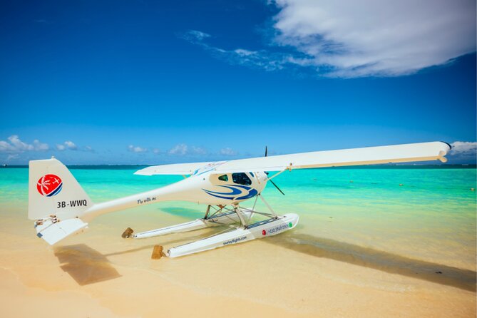 Seaplane Tours over the turquoise lagoon of the East of Mauritius - Île aux Cerfs from above