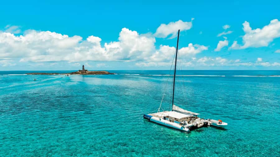 Southeast of Mauritius: Catamaran Cruise w/ BBQ Lunch - Starting from Mahébourg at 9:15 am