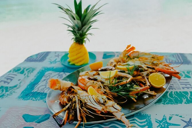 Speedboat Ile aux Cerfs + GRSE Waterfall, BBQ and Bar - What the $76.14 price really buys