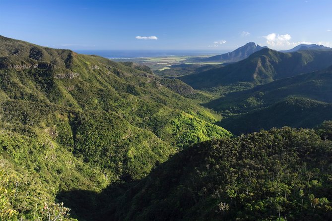 TAXI South guided tour. - Alexandra Falls and Black River Gorges viewpoints