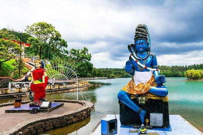 The Gorgeous South of Mauritius: Full-day tour incl Tea Factory & Crocodile park - Grand Bassin and Lord Shiva