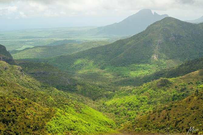 Wild South West Tour : SAFARI & TULAWAKA CASELA PARK & LE MORNE - Trou aux Cerfs, the dormant volcano stop